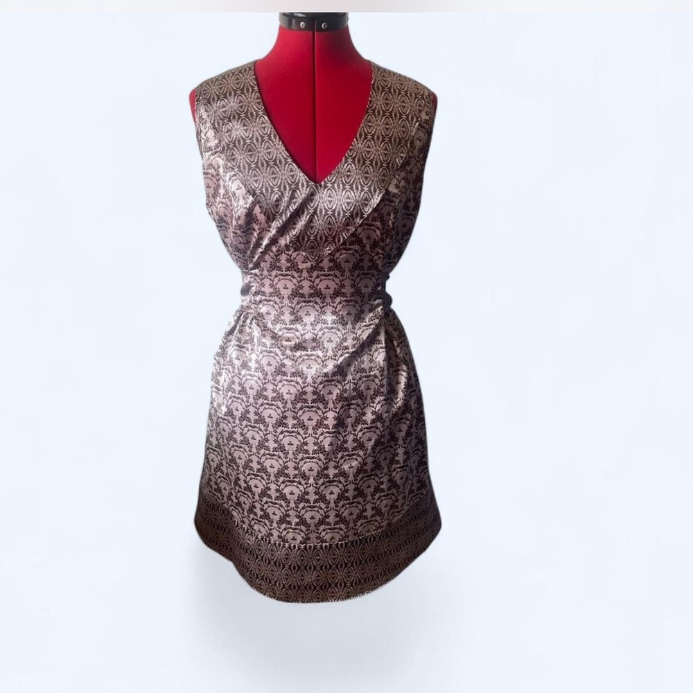 Elegant Sleeveless Patterned Dress
